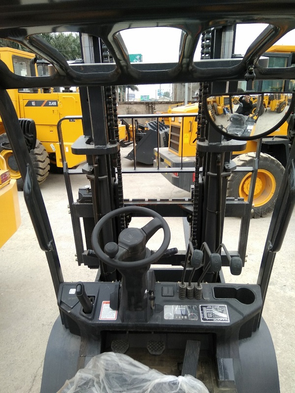 Xe nâng dầu 3 tấn Liugong CLG2030H - bản tiêu chuẩn Châu Âu