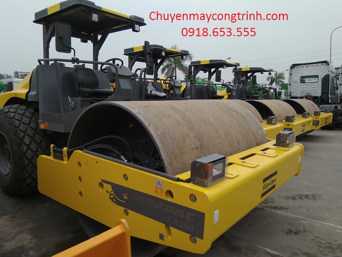 Xe lu rung Dynapac CA250D