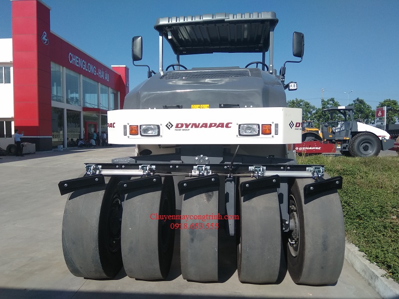 xe lu bánh lốp Dynapac CP275