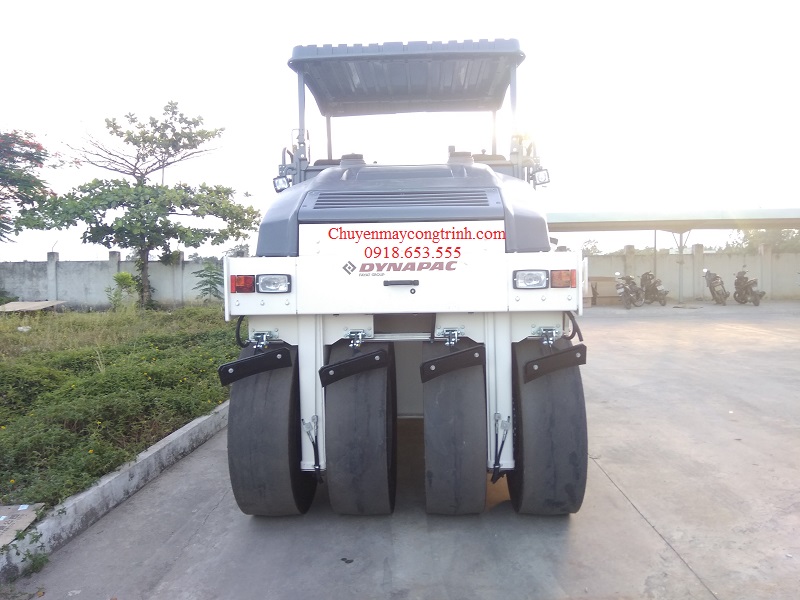 xe lu bánh lốp Dynapac CP275