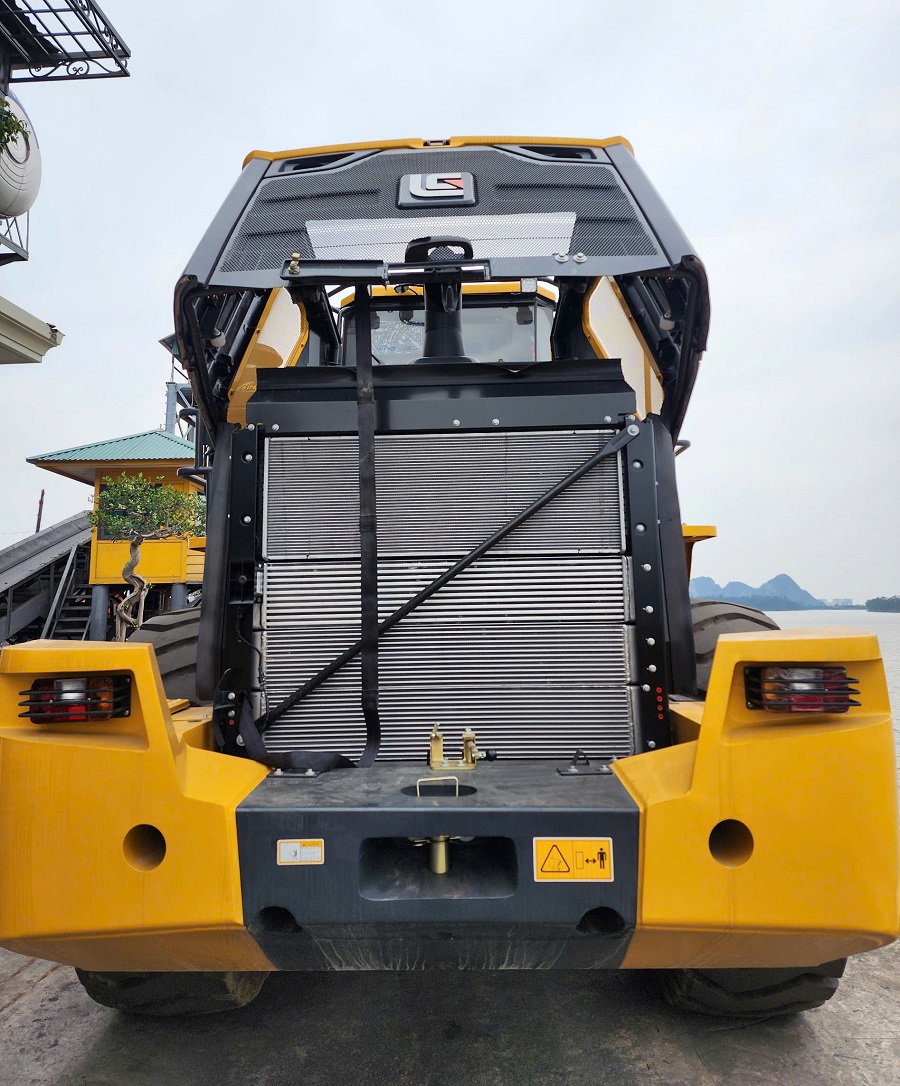 Xe máy xúc lật Liugong CLG862H sức nâng 6.5 tấn gầu 5.2m3