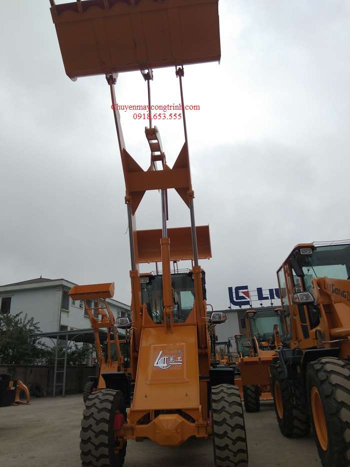 xúc lật nhỏ cần dài 4.2m-4.5m xúc nông sản, hạt điều, vỏ quế
