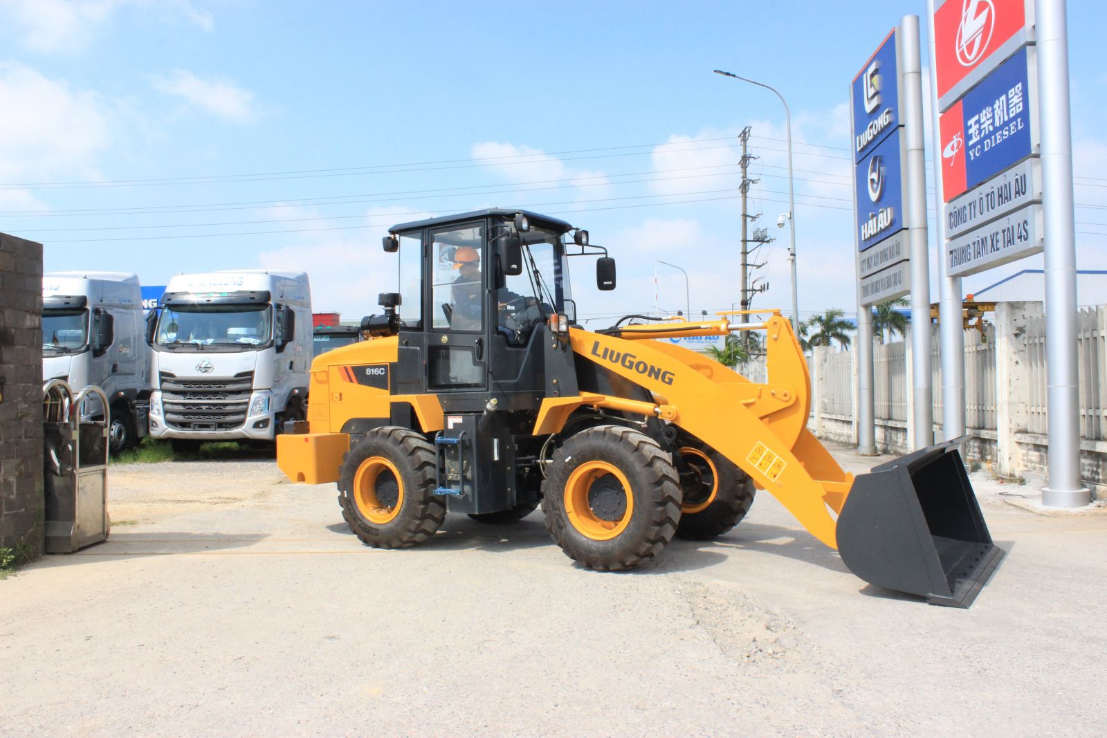 Xúc Lật Liugong CLG816C gầu 1.0m3 - Cty Hải Âu Giá Tốt