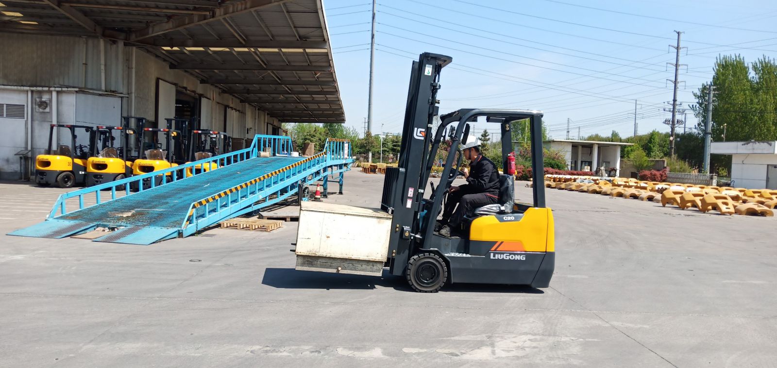 Xe Nâng Điện Ngồi Lái Lithium 2 tấn Liugong CLG2020ASE 
