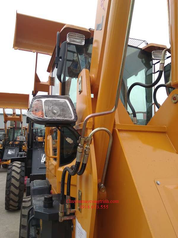 xúc lật nhỏ cần dài 4.2m-4.5m xúc nông sản, hạt điều, vỏ quế