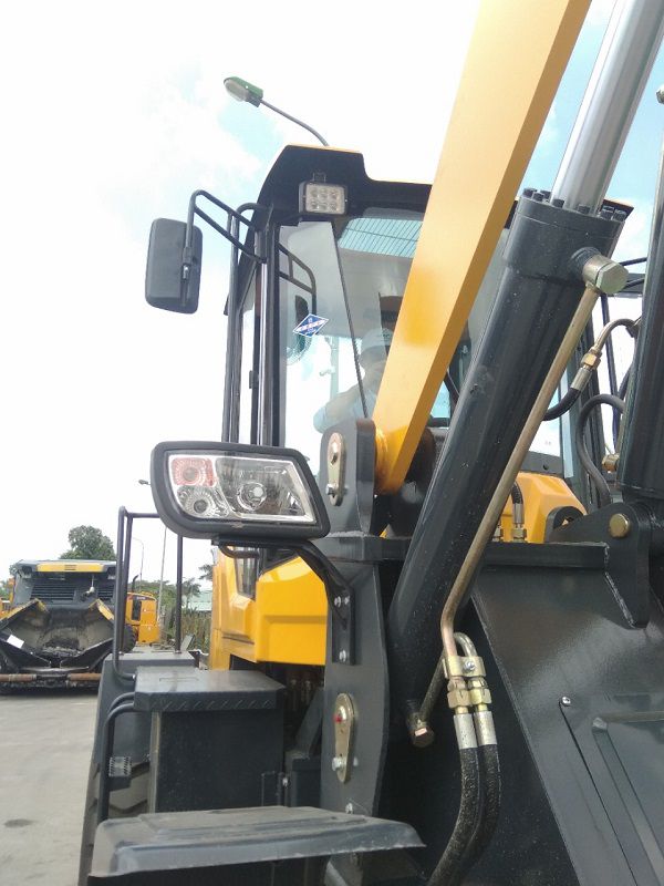 Xúc lật JingYu ZL948 gầu 1.5 - 2m3 (Động cơ 6 máy giá rẻ )