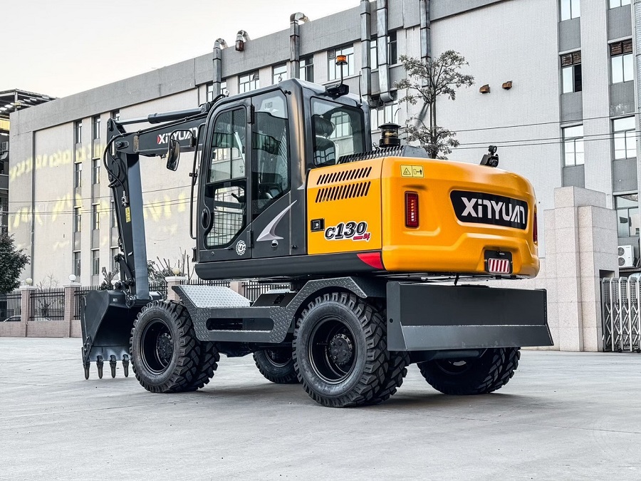 Xe Xúc Đào Bánh Lốp Mới Xinuyan XYC130 Gầu 0.5 khối - Hải Âu