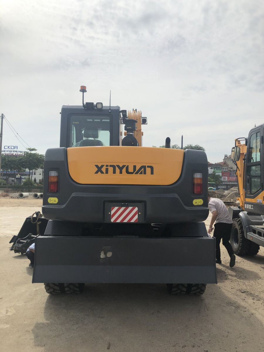 Xúc Đào Bánh Lốp Gầu 0.5 khối Giá Tốt - Hải Âu