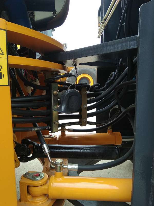 Máy xúc lật LaiGong ZL16 gầu 8 tấc - xúc lật tốt giá rẻ !