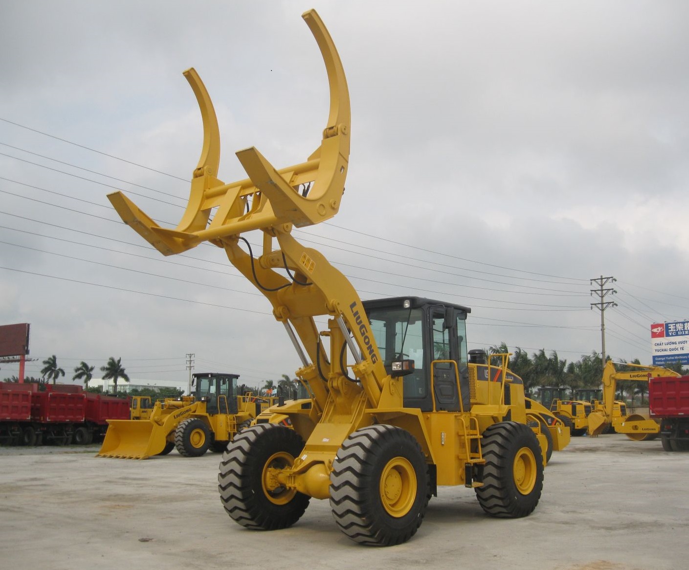 Máy Xúc Lật Gắp Gỗ Giá Tốt - LiuGong Hải Âu