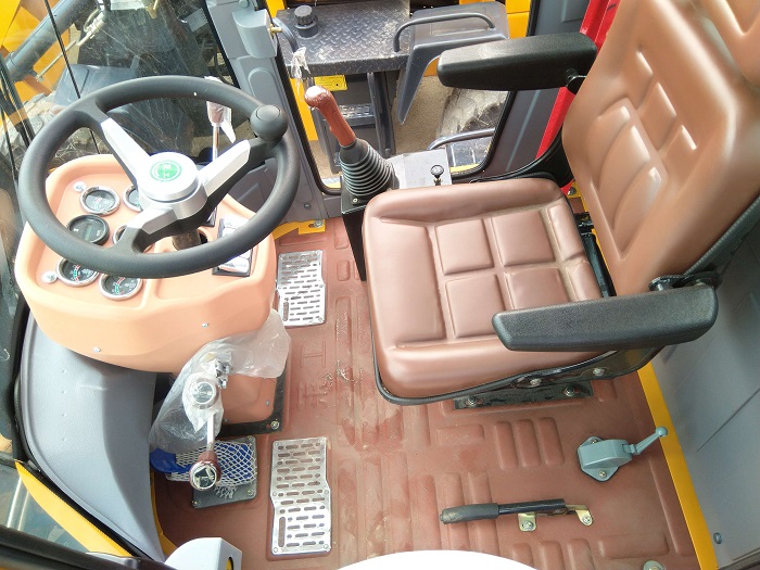 Máy xúc lật gắp gỗ Laigong ZL16T-LF ( SP bán chạy nhất )