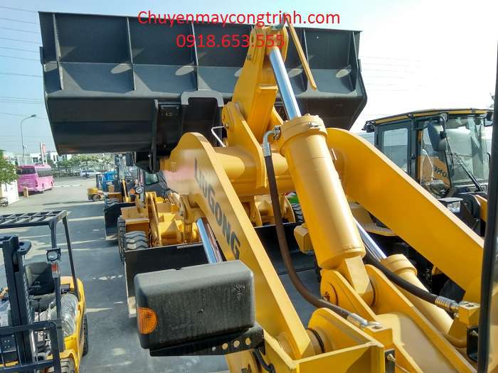 Máy xúc lật LiuGong ZL50CN gầu 3m3 - xúc lật chính hãng