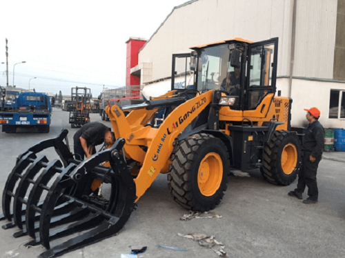 Xúc lật gắp gỗ sức nâng 2 tấn - xúc lật Hải Âu