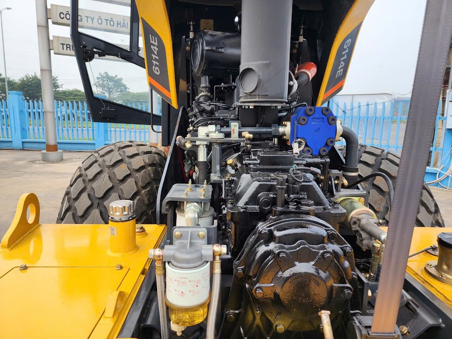 Xe Lu Rung LiuGong 1 Cầu CLG6114E - Hiệu Suất Vượt Trội Cho Công Trình