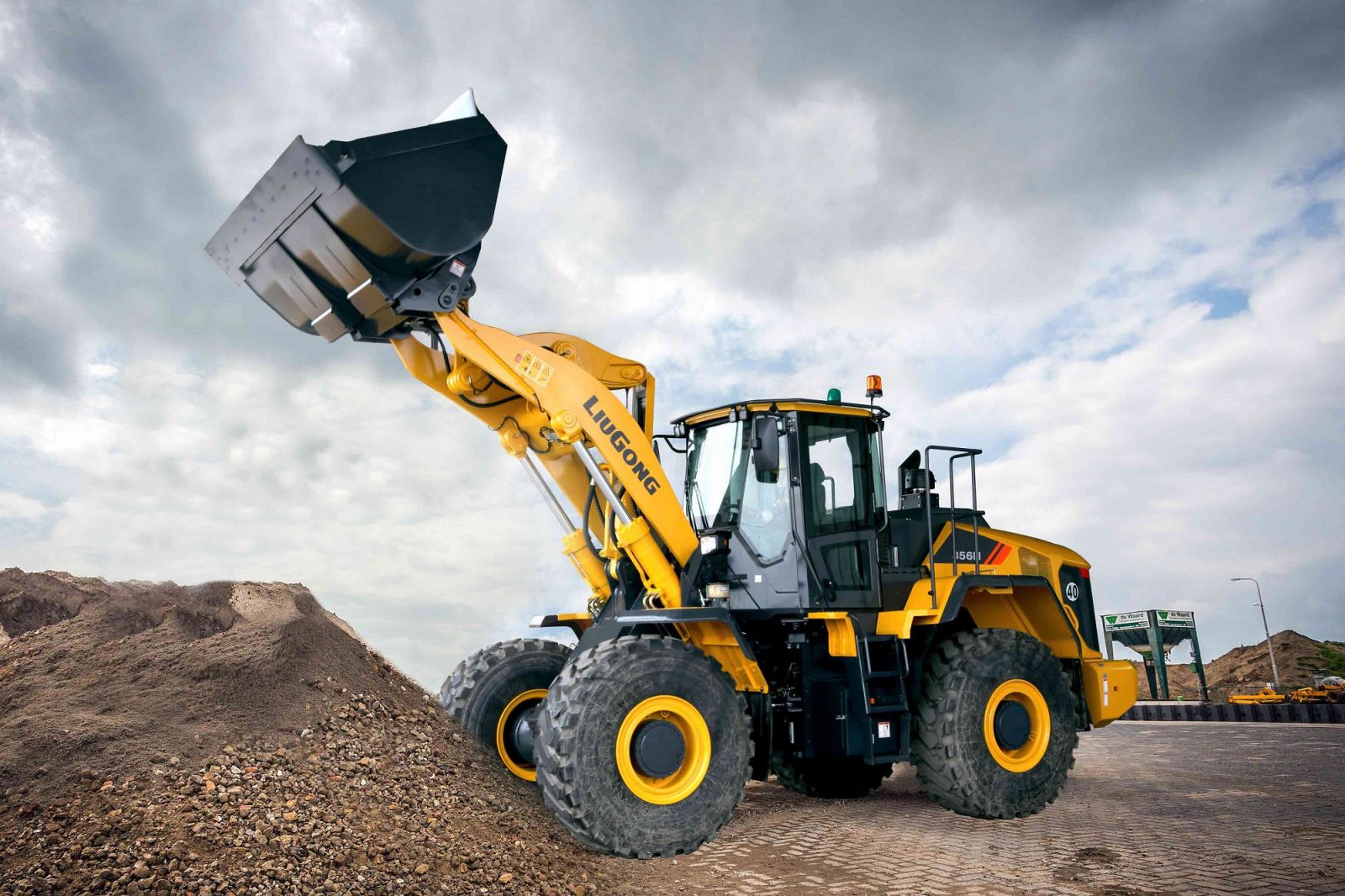 Máy Xúc Đào Liugong: Xu Hướng Tìm Kiếm Thịnh Hành Và Lựa Chọn Lý Tưởng Cho Các Công Trình Xây Dựng Tại Việt Nam Năm 2025